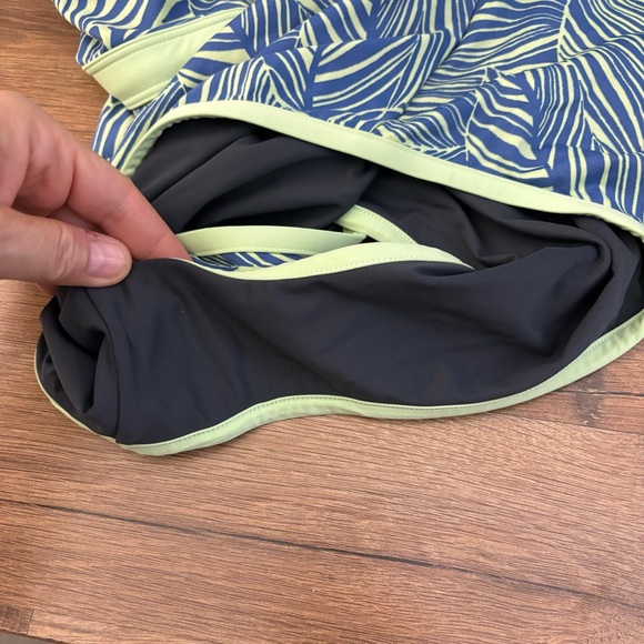 L.L. Bean One Piece Green Blue Print Tank Swimsuit Swimsuit UPF 50+ Women’s - Picture 6 of 6